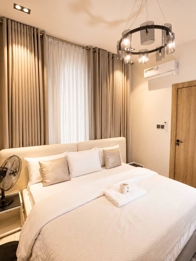 Lawrevee Homes Chevron Lekki shortlet second bedroom with premium linens